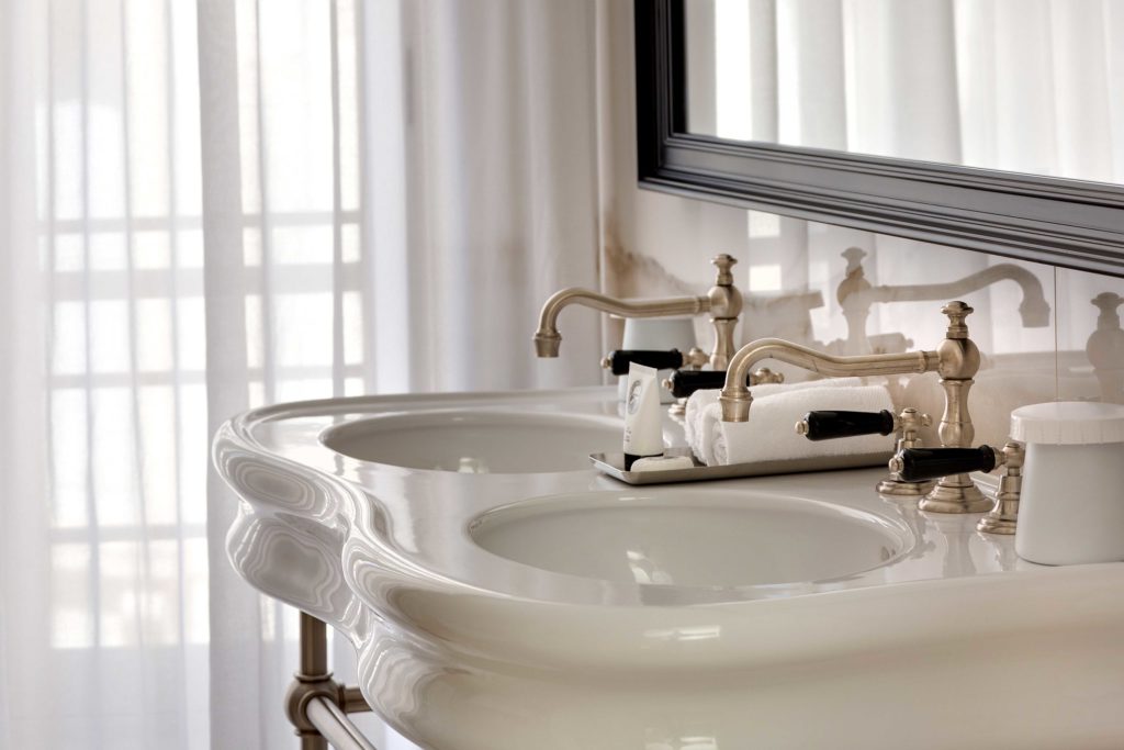 Salle de bains de l'hôtel Richer de Belleval